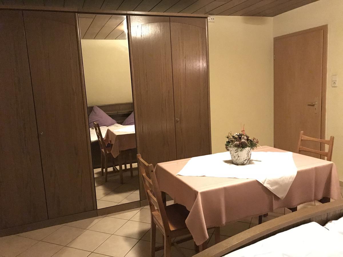 Gasthaus Hirschberg Ludwigsburg Ngoại thất bức ảnh
